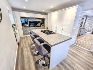 Photo 8- click for photo gallery